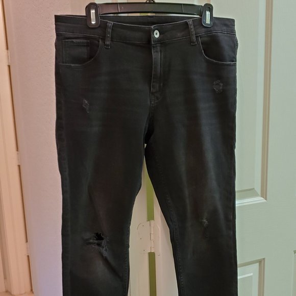 Zara Black Distressed Jeans - Picture 2 of 3